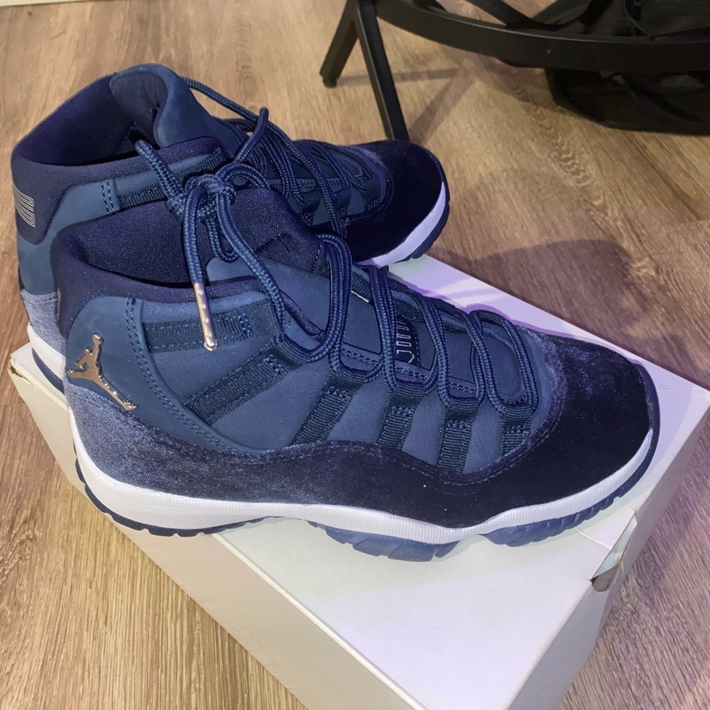 Womens Air Jordan 11 Retro “Midnight Navy Velvet”